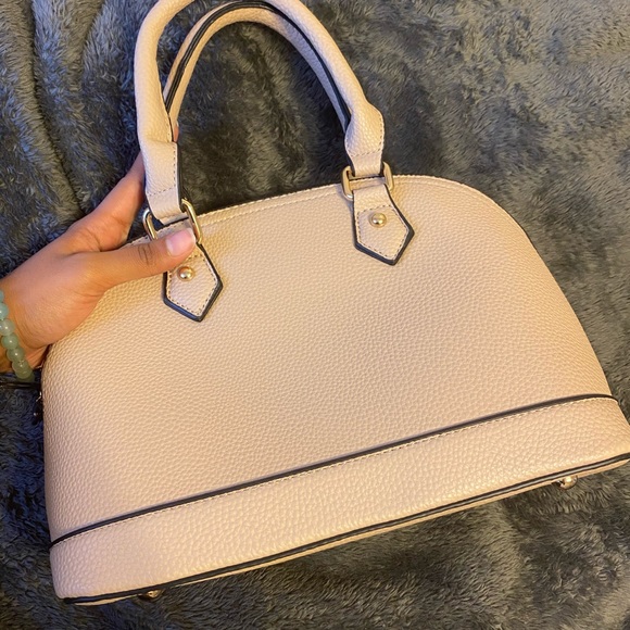 New Purse - Picture 2 of 8